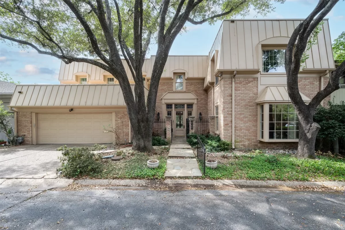 3BR Townhouse for Sale in Dallas, TX