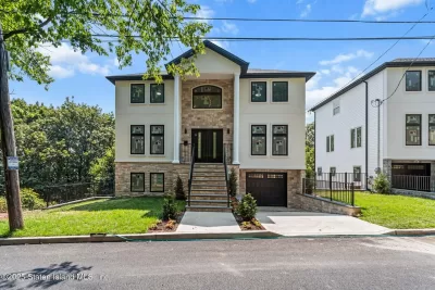 3BR House for Sale in Staten Island, NY