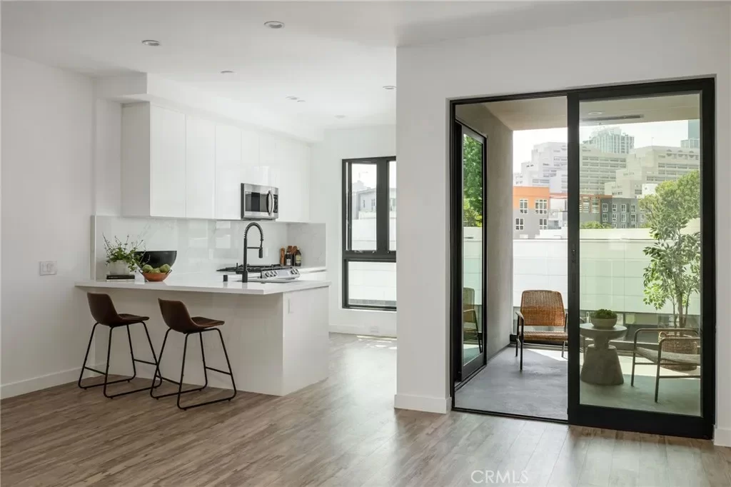 1BR Condo for Sale in Los Angeles, CA