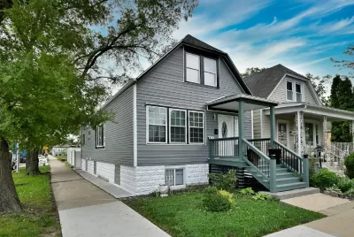 3BR House for Sale in Chicago, IL