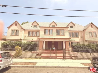 3BR Townhouse for Rent in Los Angeles, CA