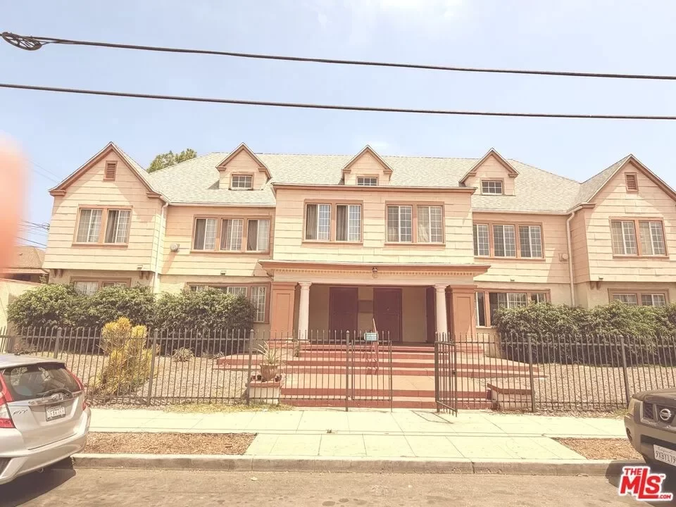 3BR Townhouse for Rent in Los Angeles, CA