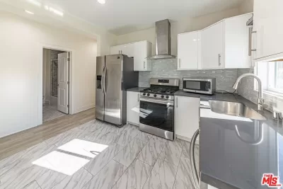 2BR Townhouse for Rent in Los Angeles, CA