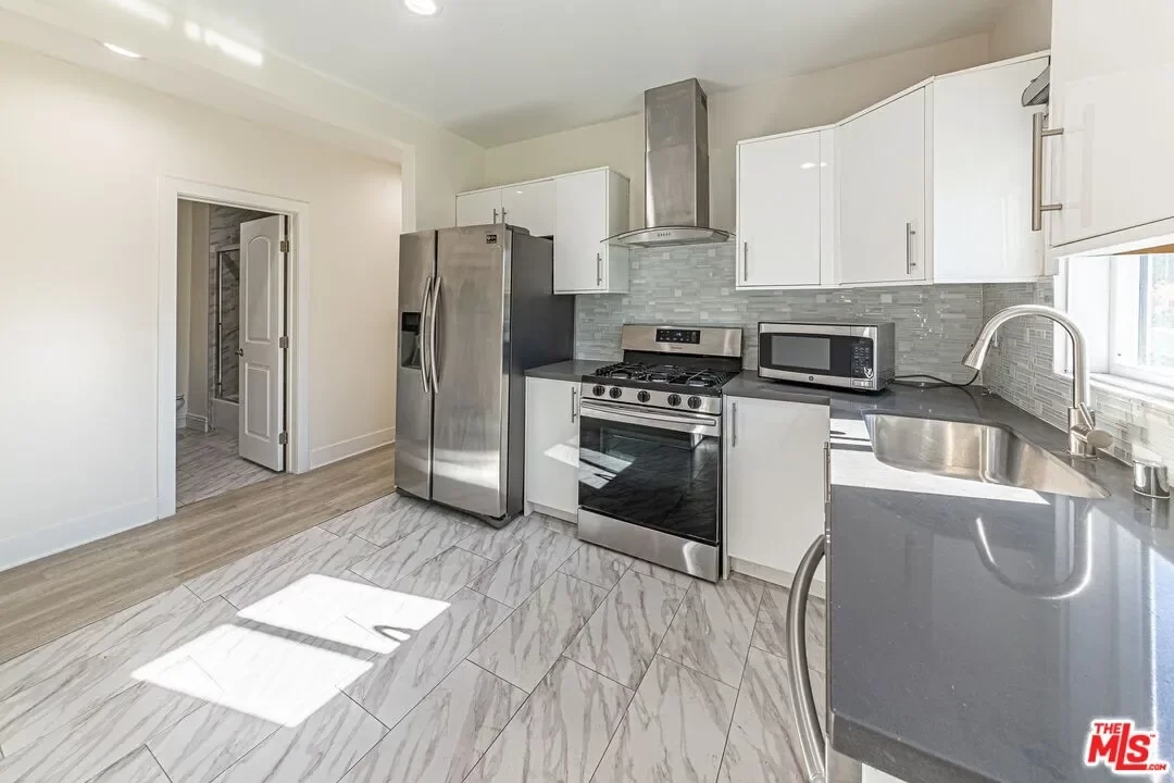 2BR Townhouse for Rent in Los Angeles, CA
