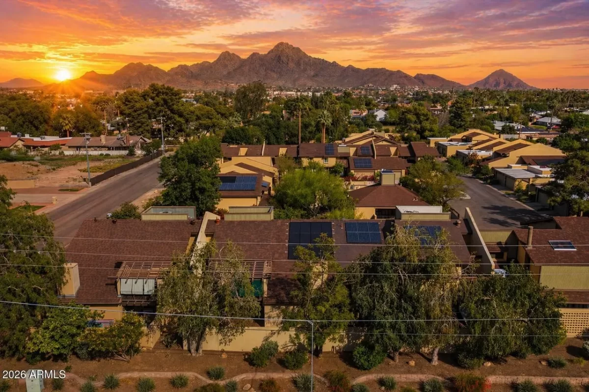 3BR Townhouse for Sale in Phoenix, AZ