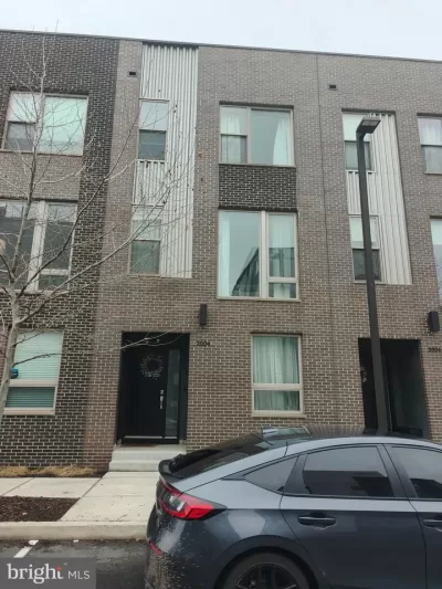 3BR Townhouse for Sale in Philadelphia, PA