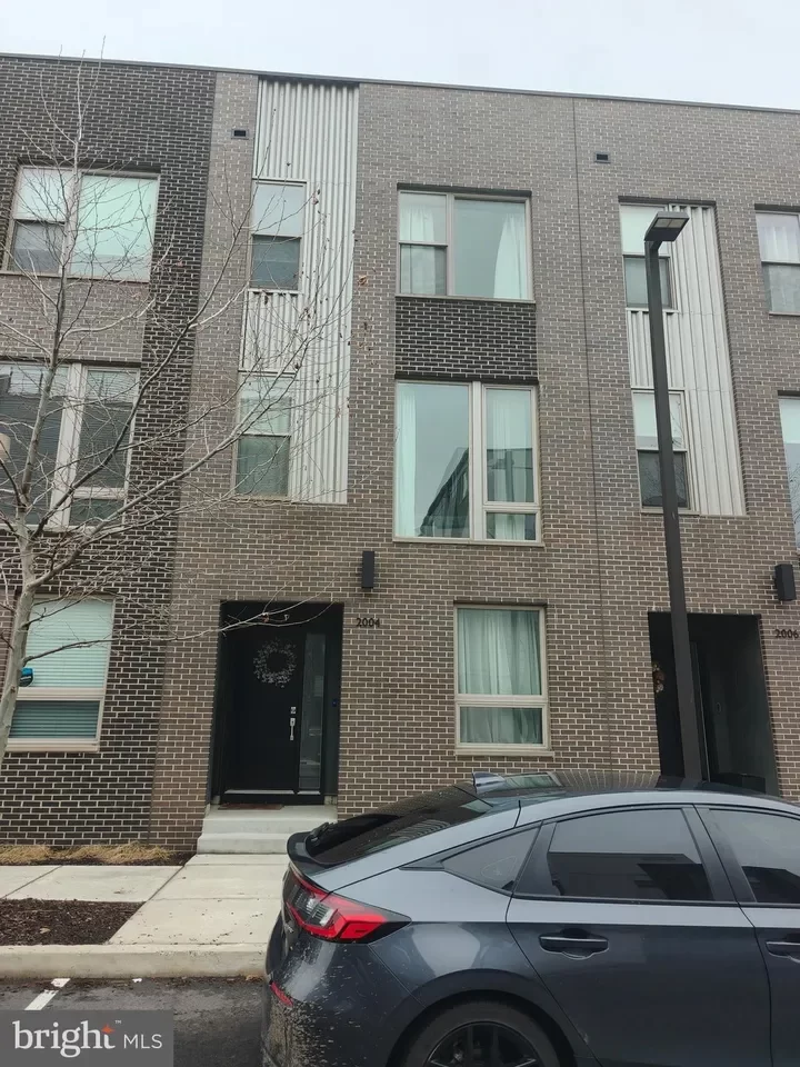 3BR Townhouse for Sale in Philadelphia, PA