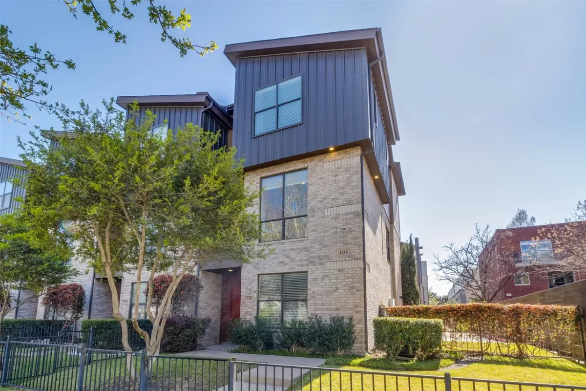 2BR Condo for Sale in Dallas, TX