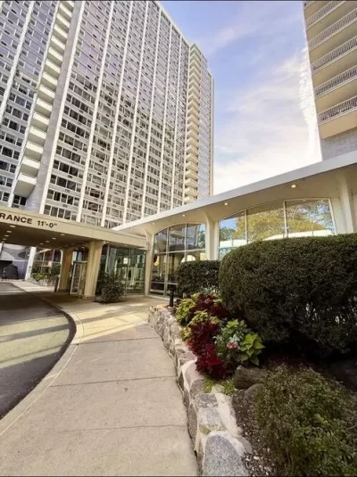 Condo for Sale in Chicago, IL