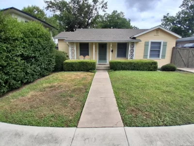 2BR House for Rent in San Antonio, TX