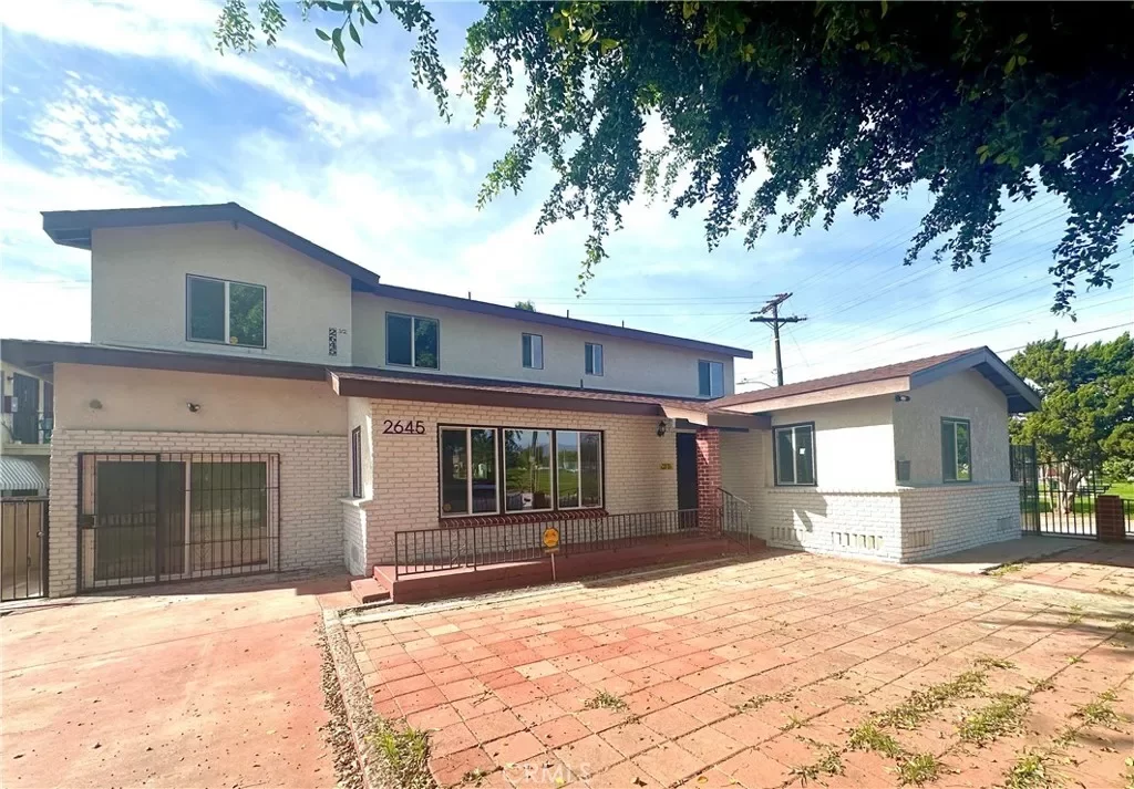 8BR Multi-Family for Sale in Montebello, CA