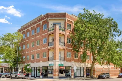 3BR Condo for Sale in Chicago, IL