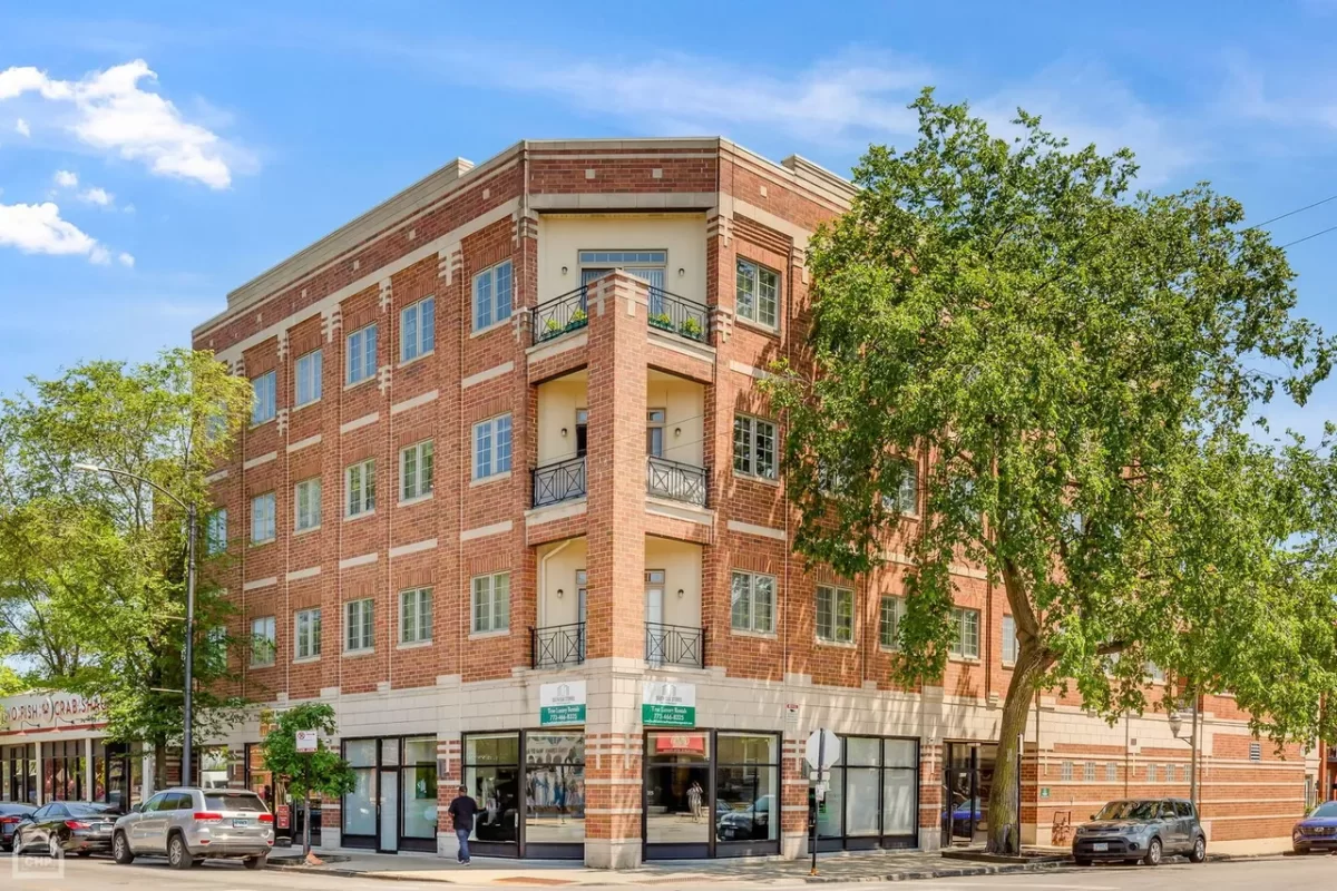 3BR Condo for Sale in Chicago, IL