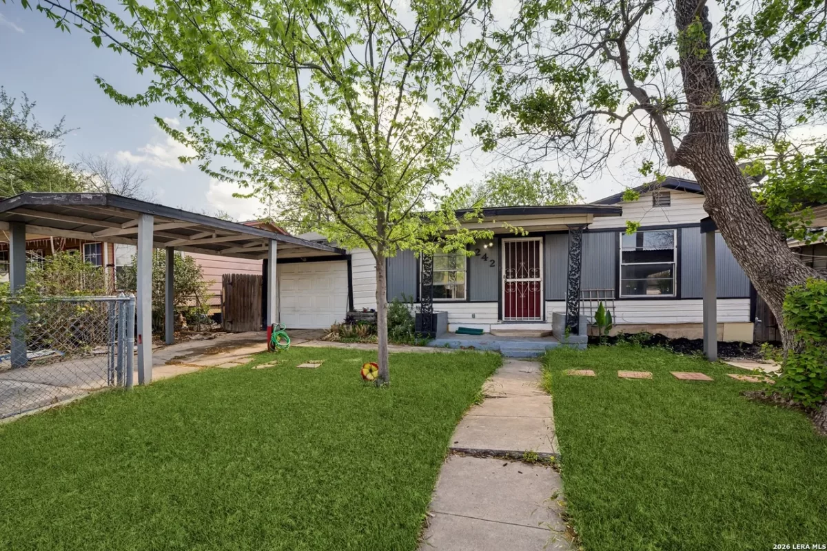 2BR House for Sale in San Antonio, TX
