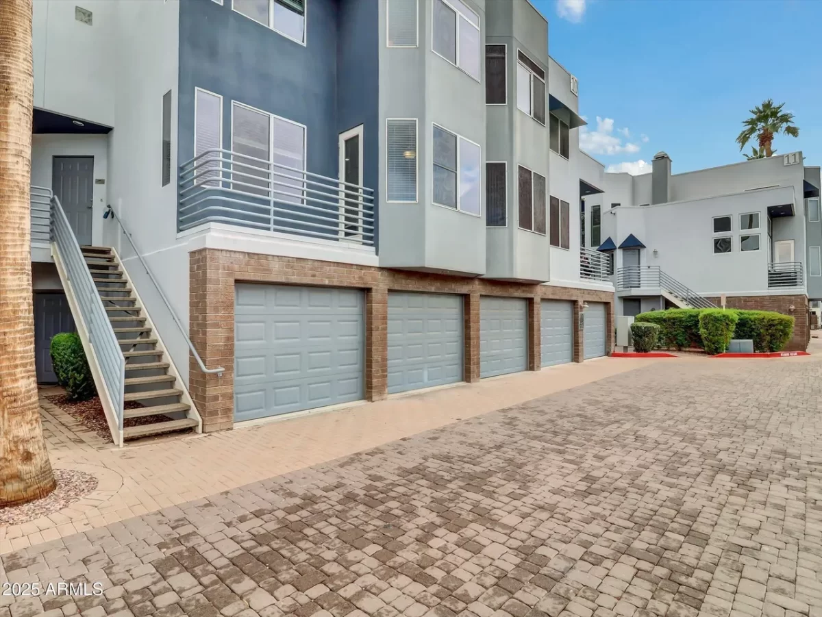 2BR Townhouse for Sale in Phoenix, AZ