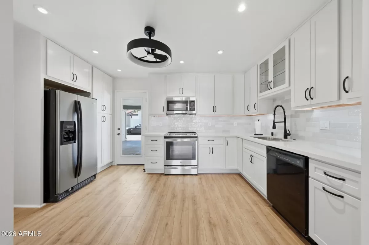 3BR Townhouse for Sale in Phoenix, AZ