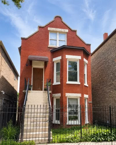 4BR Multi-Family for Sale in Chicago, IL