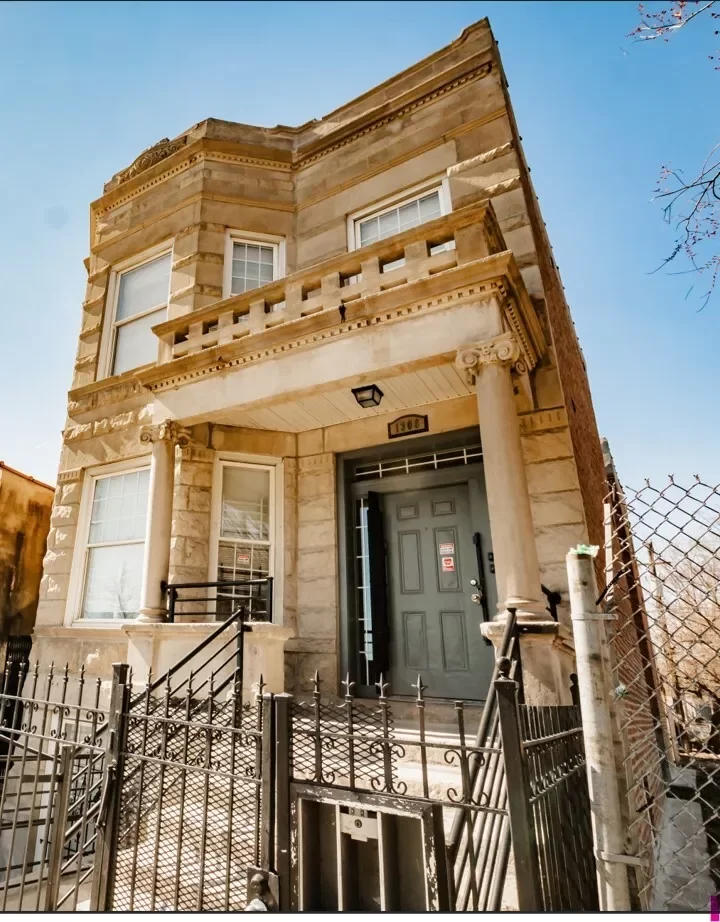 1BR Multi-Family for Sale in Chicago, IL