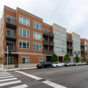2BR Apartment for Rent in Chicago, IL