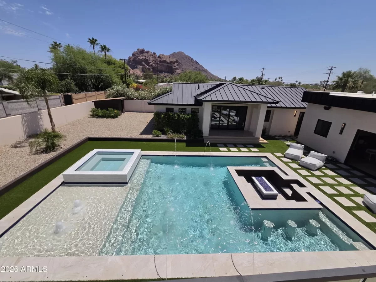 6BR House for Sale in Phoenix, AZ