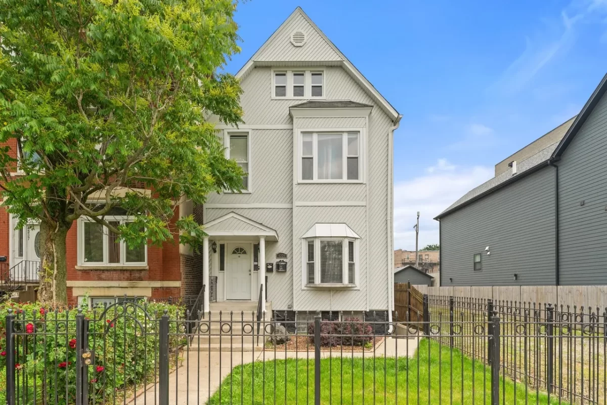 7BR Multi-Family for Sale in Chicago, IL