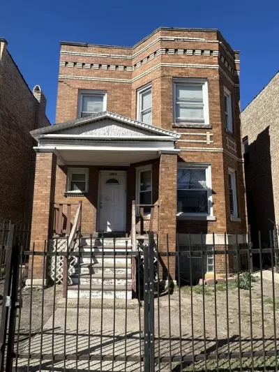 4BR Multi-Family for Sale in Chicago, IL