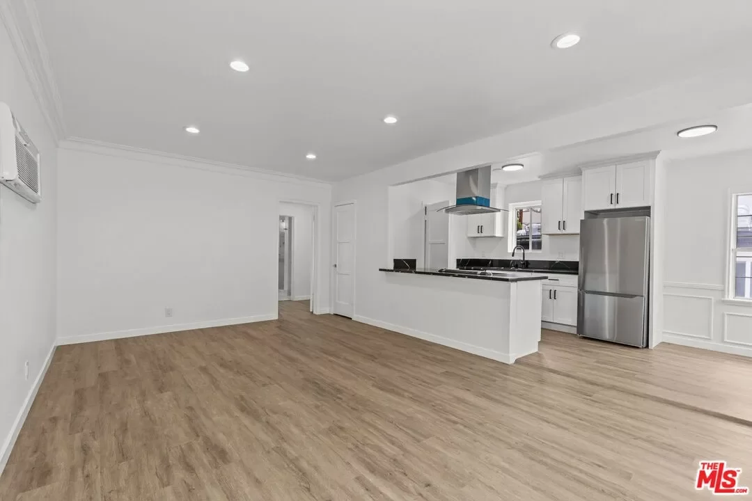 2BR Townhouse for Rent in Los Angeles, CA