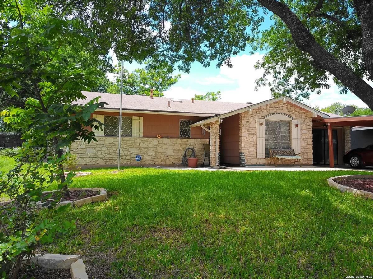 3BR House for Sale in Kirby, TX
