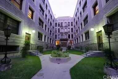 Condo for Sale in Los Angeles, CA
