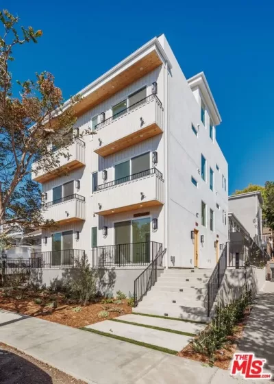 3BR Townhouse for Rent in Los Angeles, CA