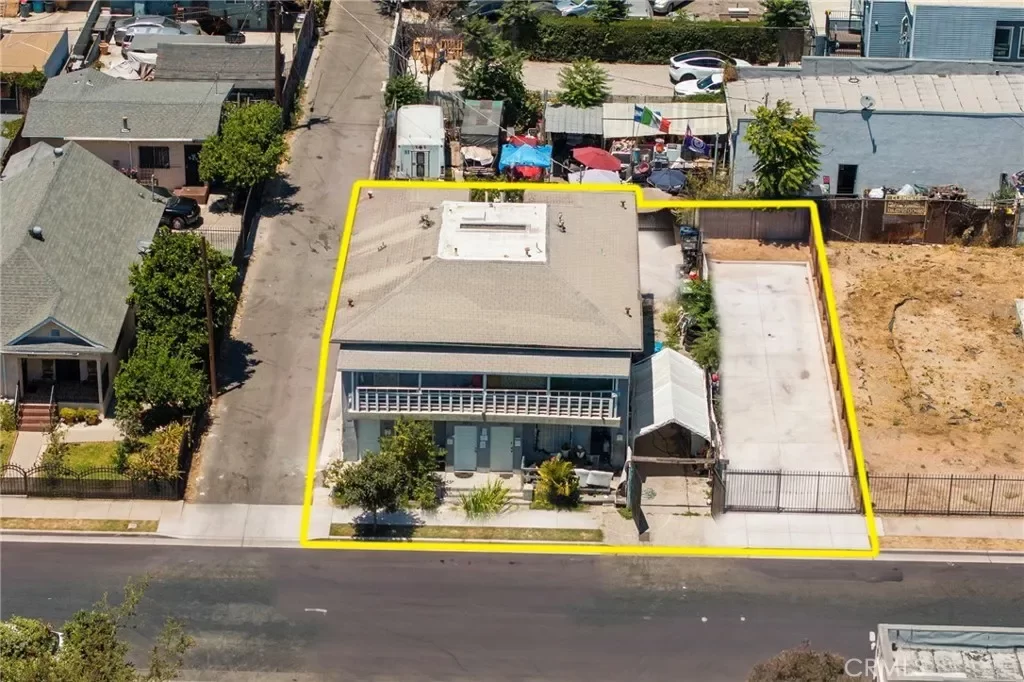 8BR Multi-Family for Sale in Los Angeles, CA