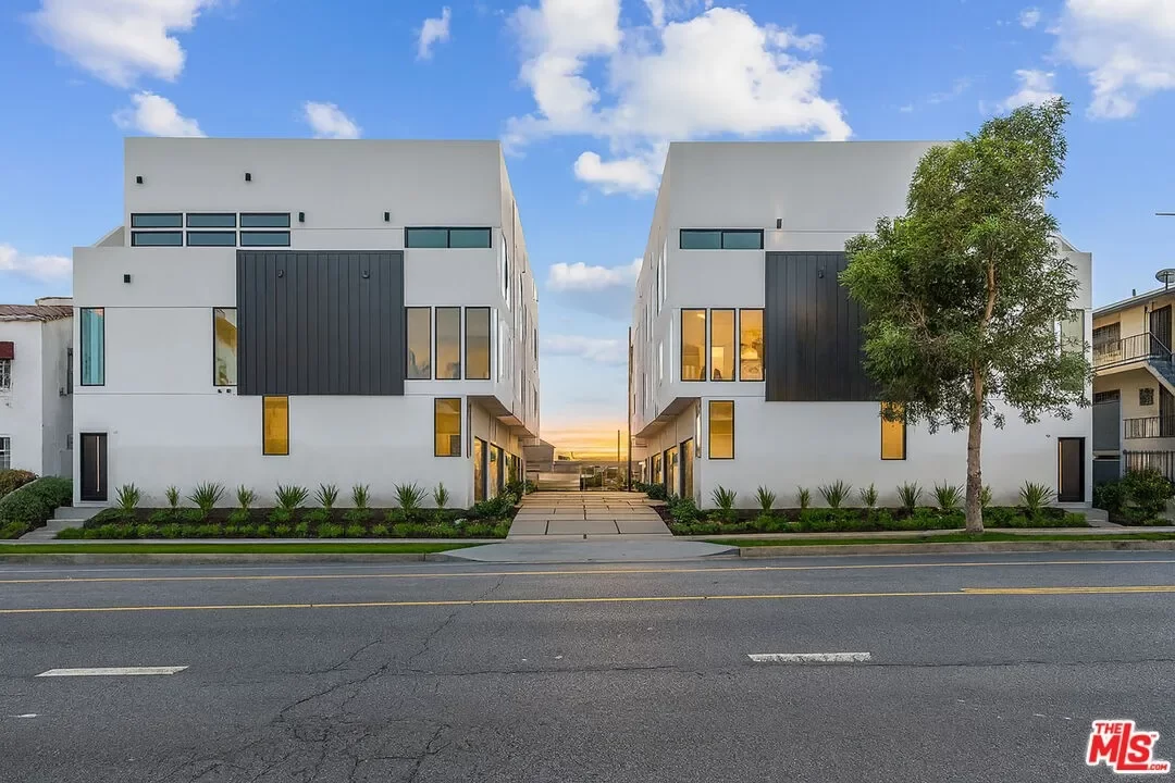 3BR House for Sale in Los Angeles, CA