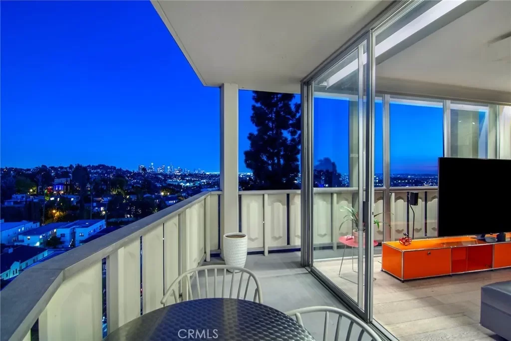 1BR Condo for Sale in Los Angeles, CA