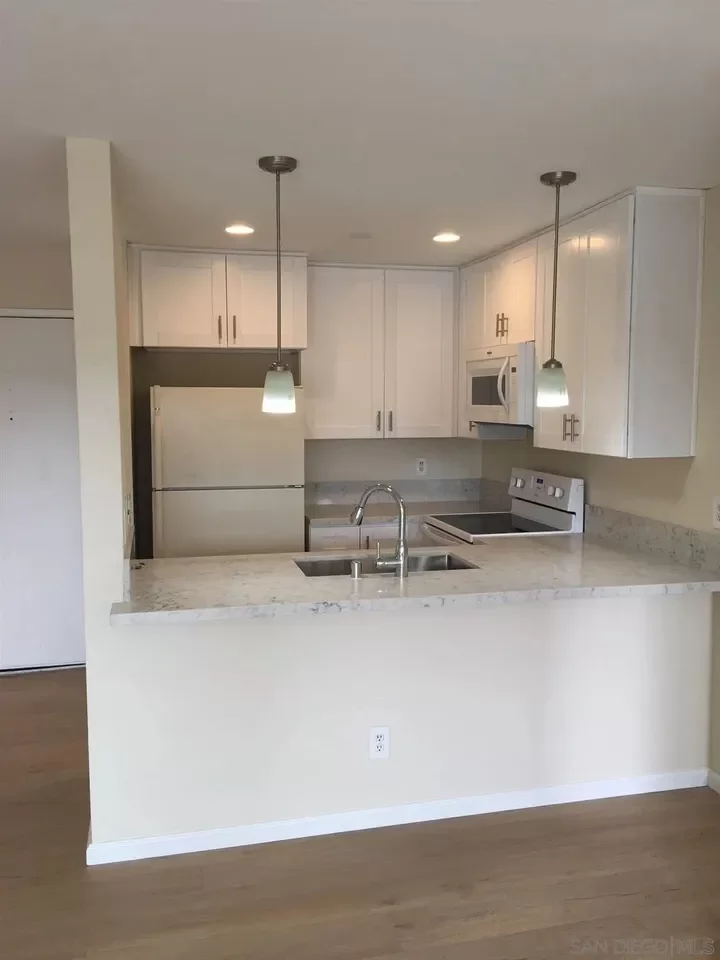 2BR Condo for Rent in San Diego, CA