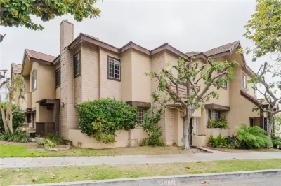 3BR Townhouse for Sale in Glendale, CA
