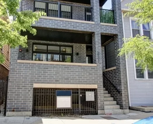 3BR Condo for Sale in Chicago, IL
