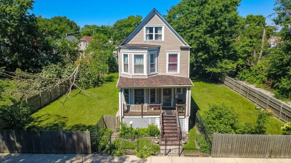 6BR House for Sale in Chicago, IL