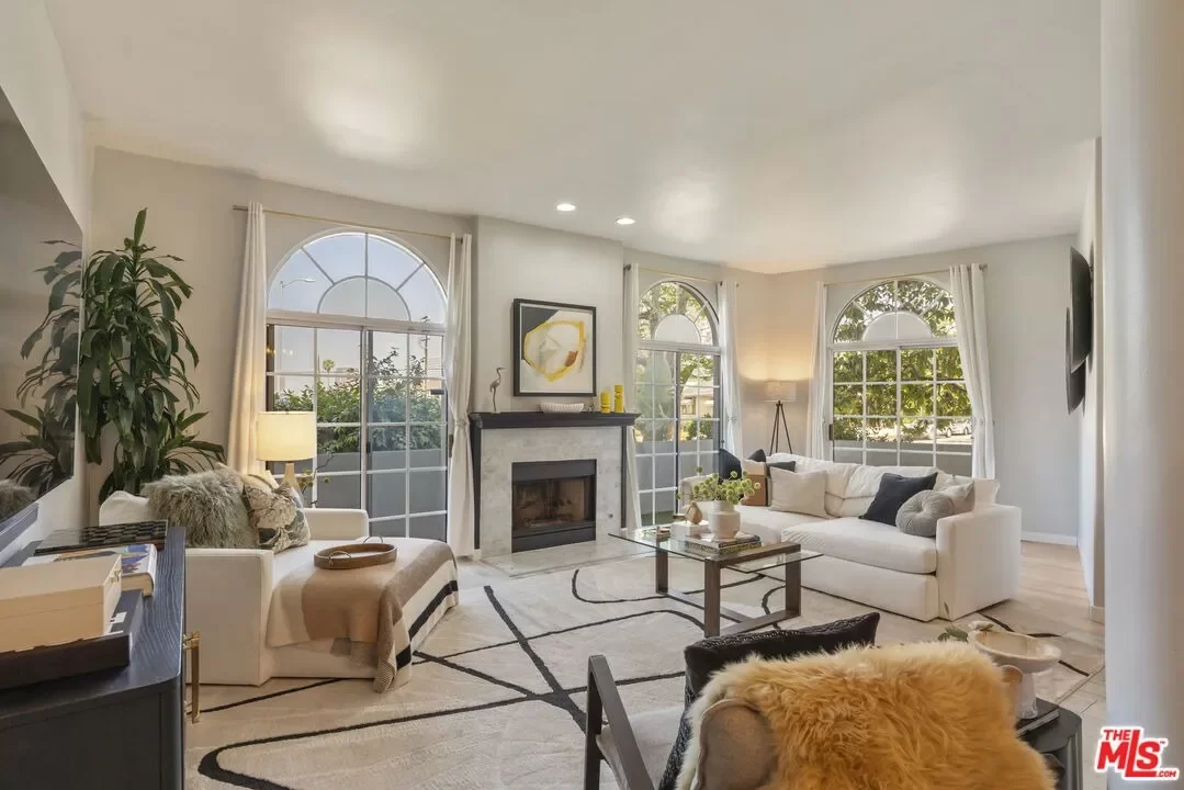 3BR Condo for Sale in Los Angeles, CA