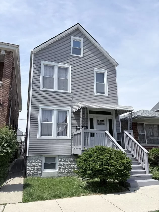 7BR Multi-Family for Sale in Chicago, IL