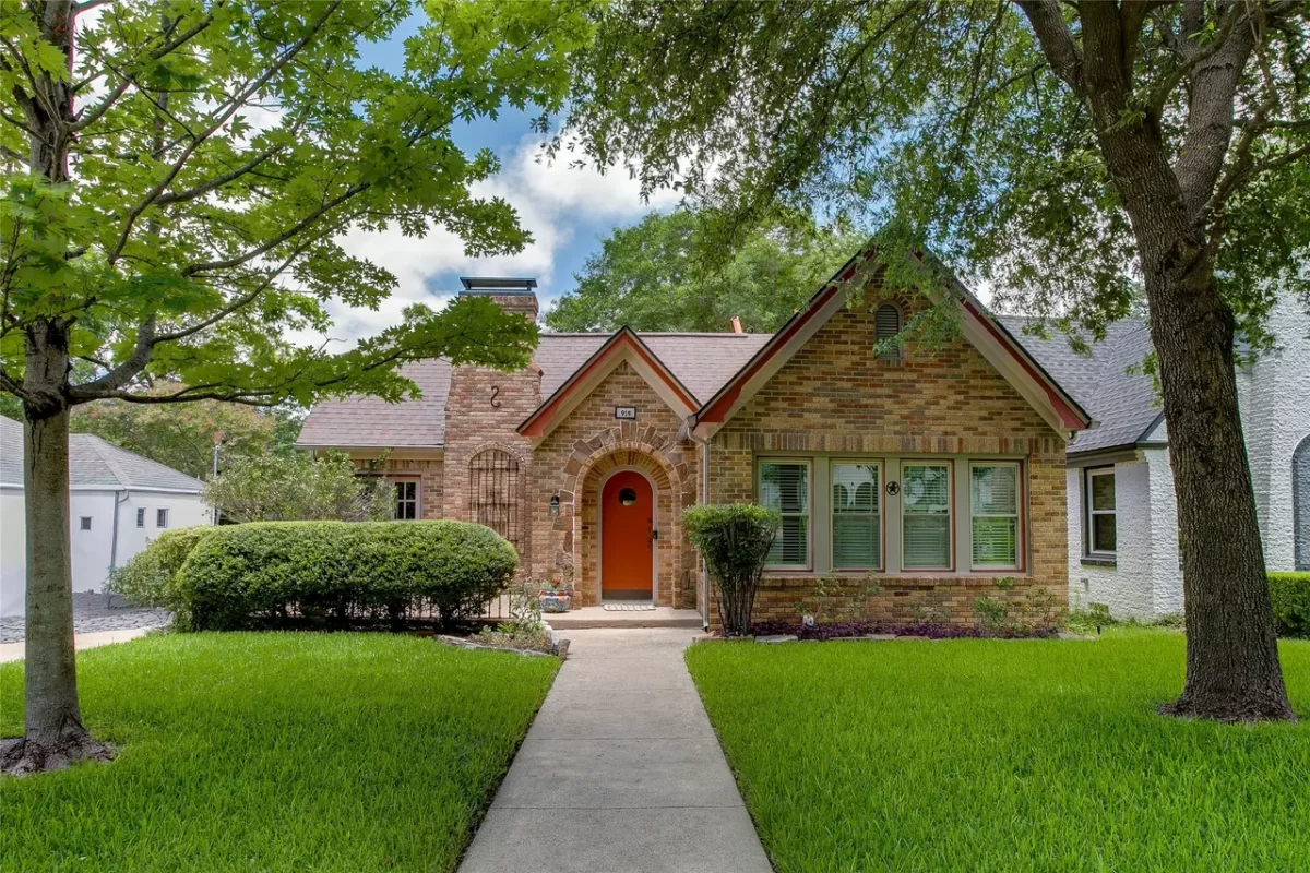2BR House for Sale in Dallas, TX