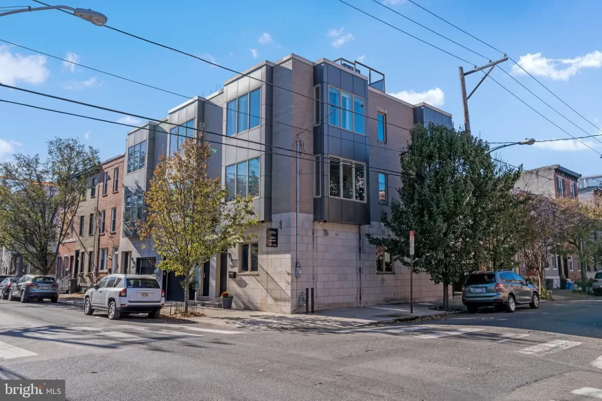 4BR Townhouse for Sale in Philadelphia, PA