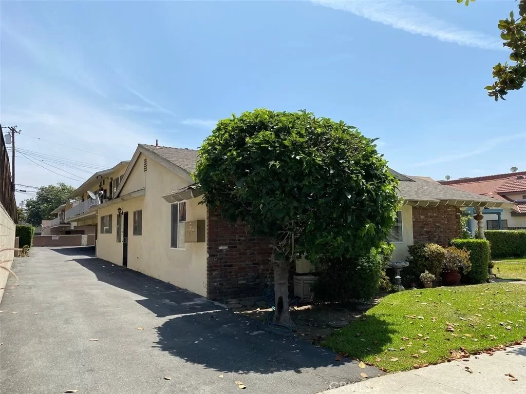 5BR Multi-Family for Sale in Alhambra, CA