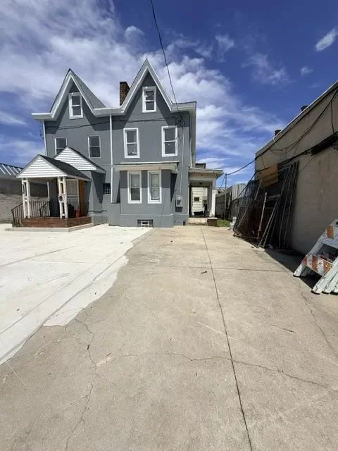 5BR Townhouse for Sale in Philadelphia, PA