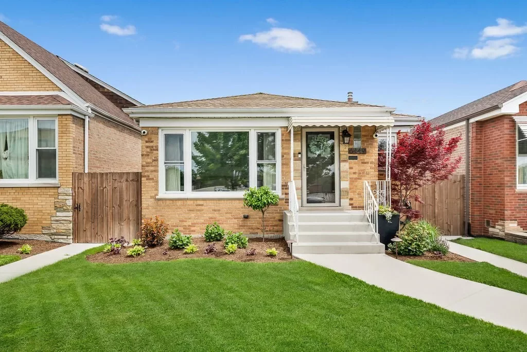 3BR House for Sale in Chicago, IL