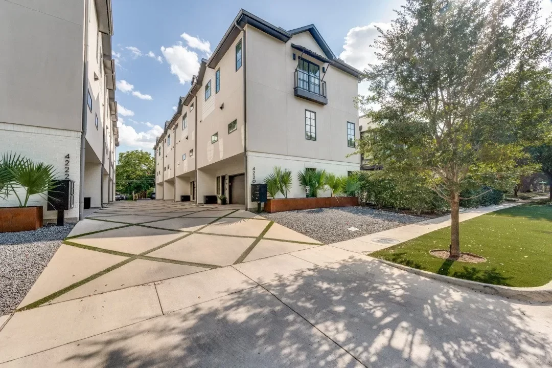 2BR Condo for Rent in Dallas, TX