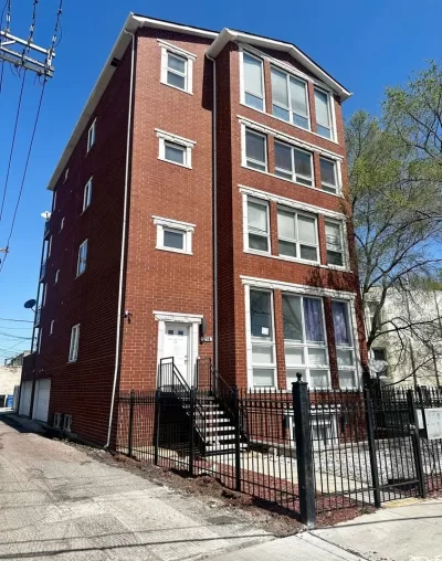 2BR Condo for Rent in Chicago, IL