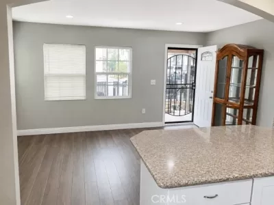 4BR Multi-Family for Sale in Los Angeles, CA