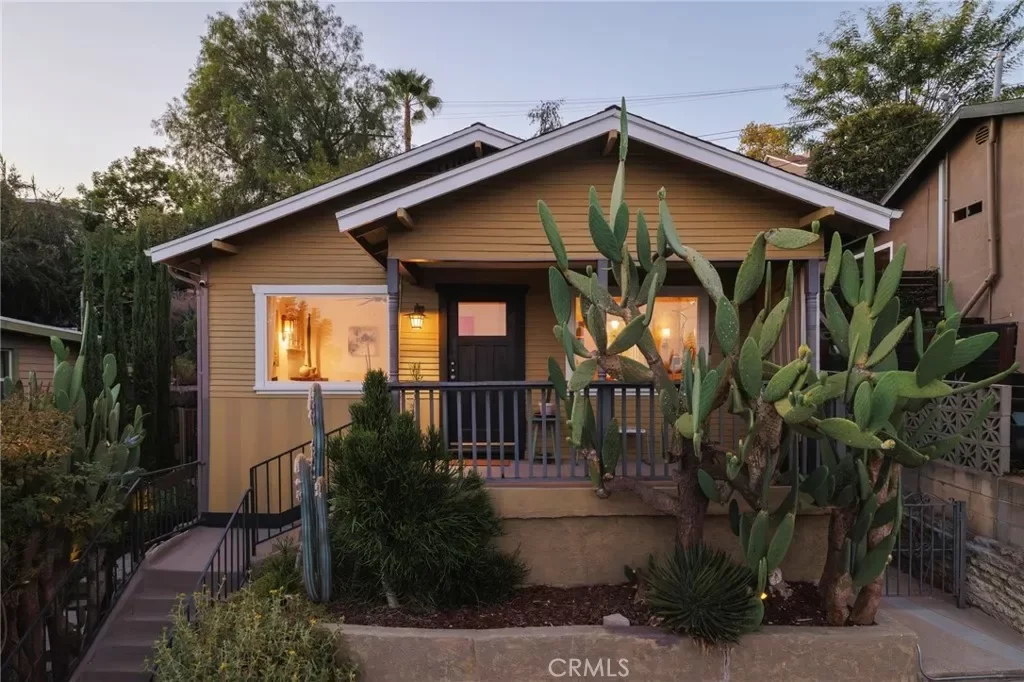 2BR House for Sale in Los Angeles, CA