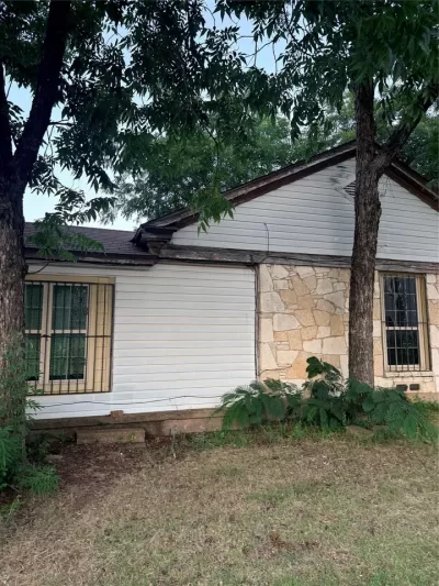 2BR House for Sale in Cockrell Hill, TX