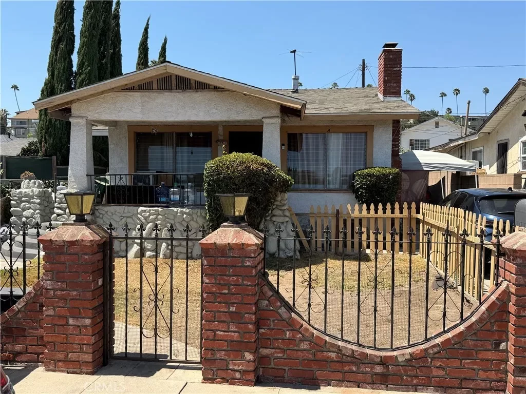 2BR House for Sale in Los Angeles, CA